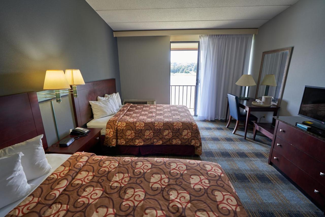 Riverview Inn & Suites Somerset Exterior photo